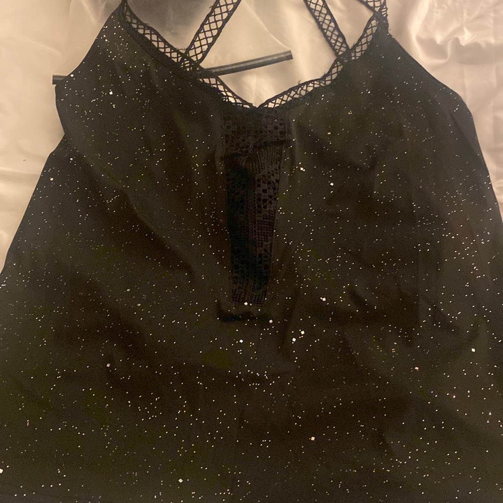 CHICME- GLITTER CROCHET LACE PATCH SLEEVELESS TOP